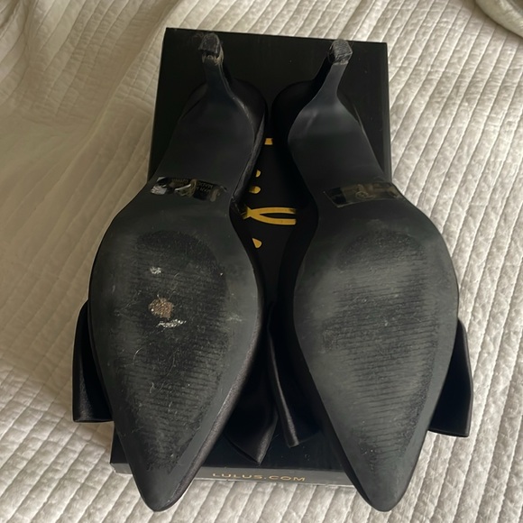 Lulus black satin pointed toe bow heels - Picture 4 of 5